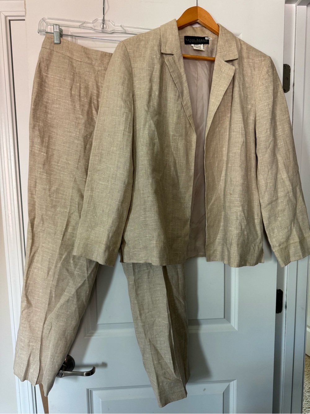Vintage Harve Benard By Benard Holtzman 100% Linen Two Piece Suit Jacket & Pants